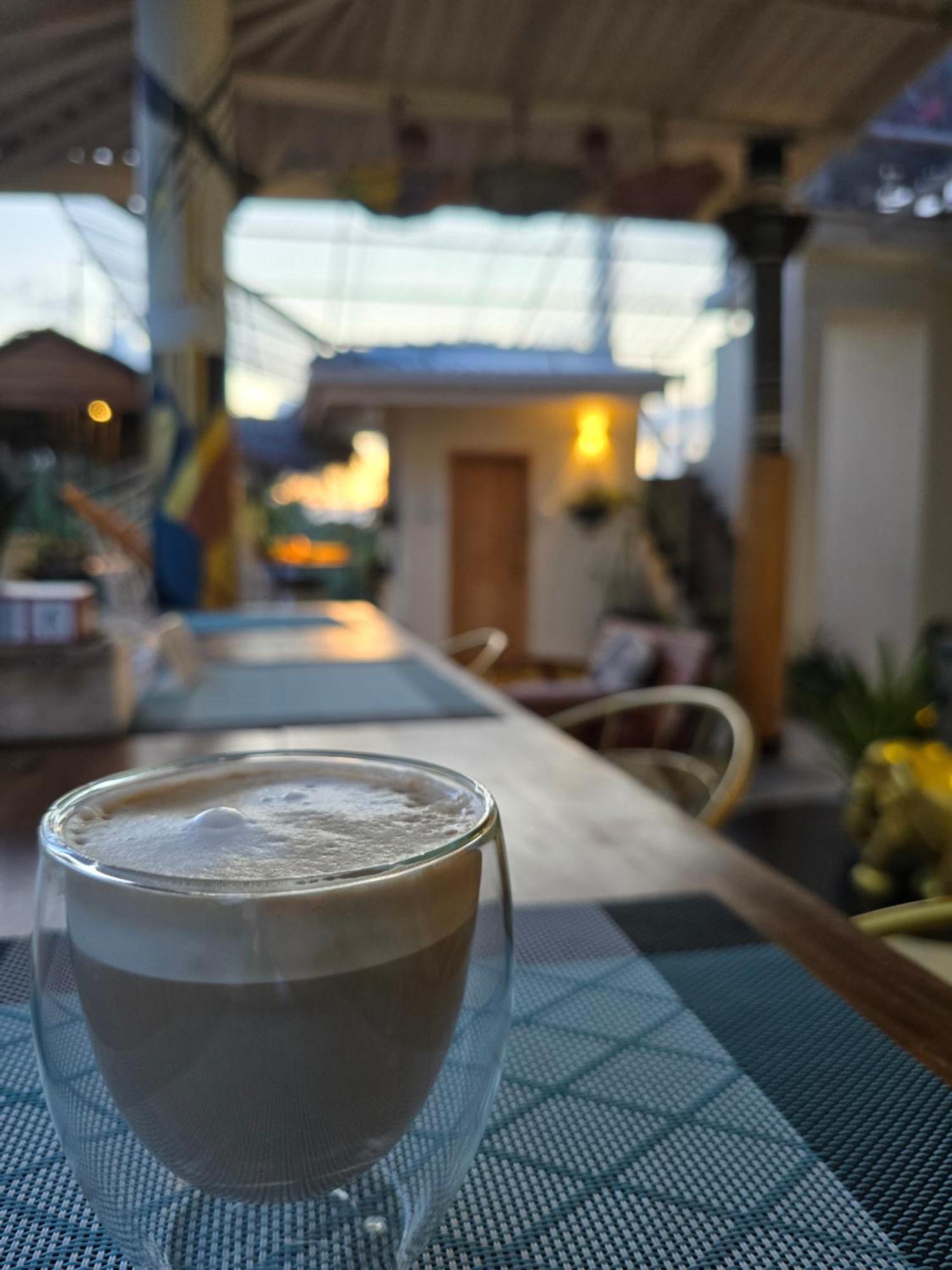 Hostel Habibi & Restaurant