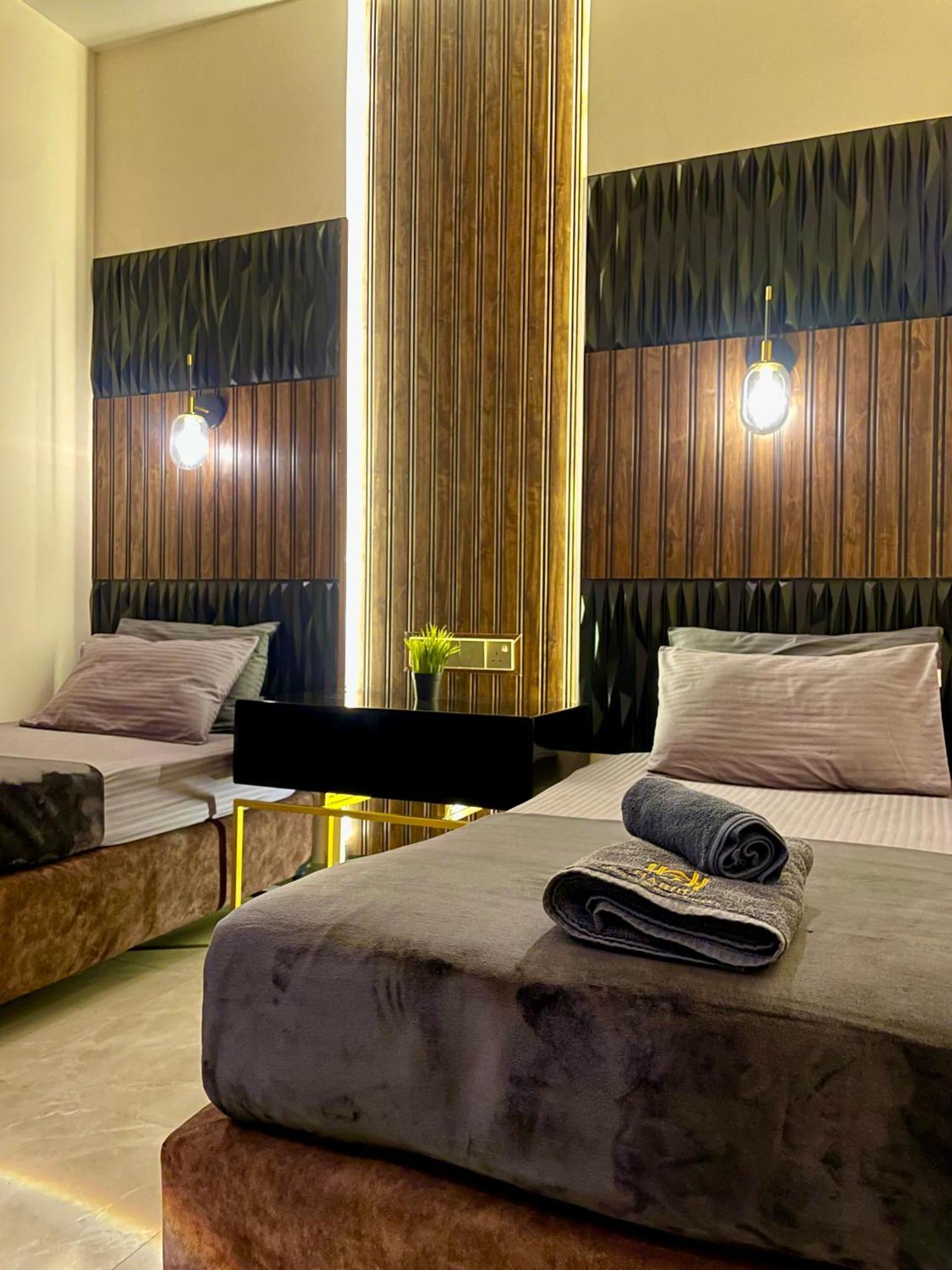 Habibi & Restaurant Hostel