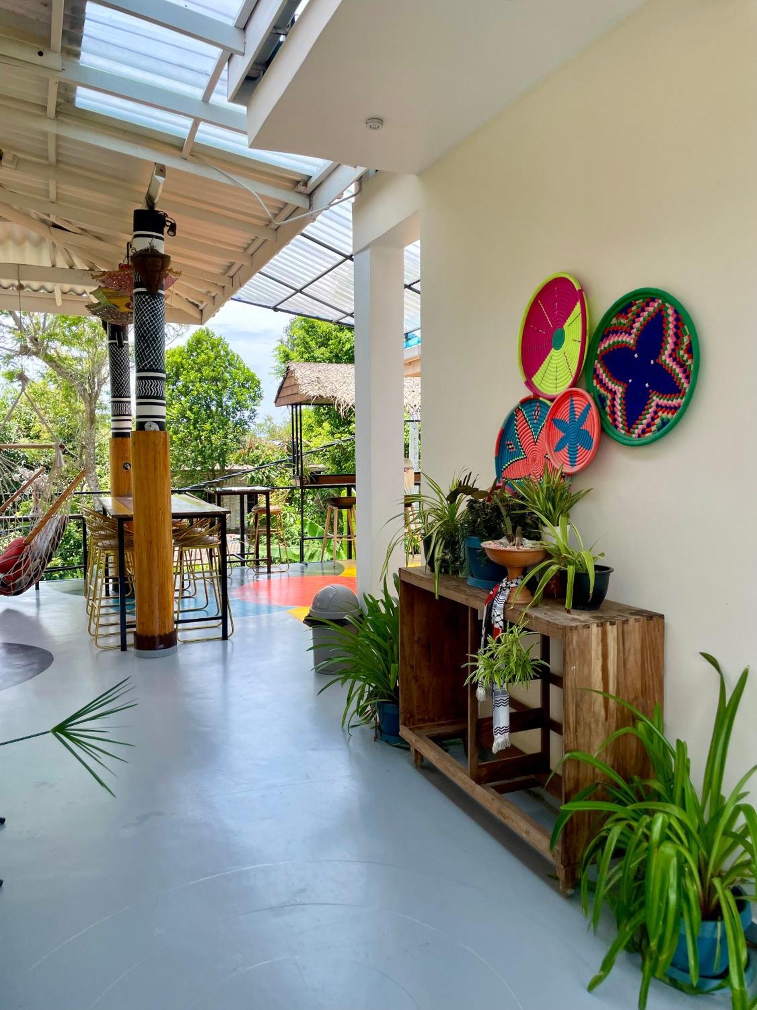 Habibi & Restaurant Hostel
